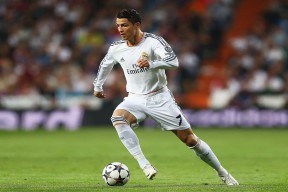 体育直播-传奇不老，新星闪耀—德约科维奇破纪录惊艳网坛，SKT未来可期！